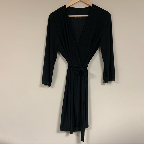 Other - 🆕 Black Sexy Wrap Robe Jersey Knit Women’s Medium Tie Waist Lace Trim Sleepwear